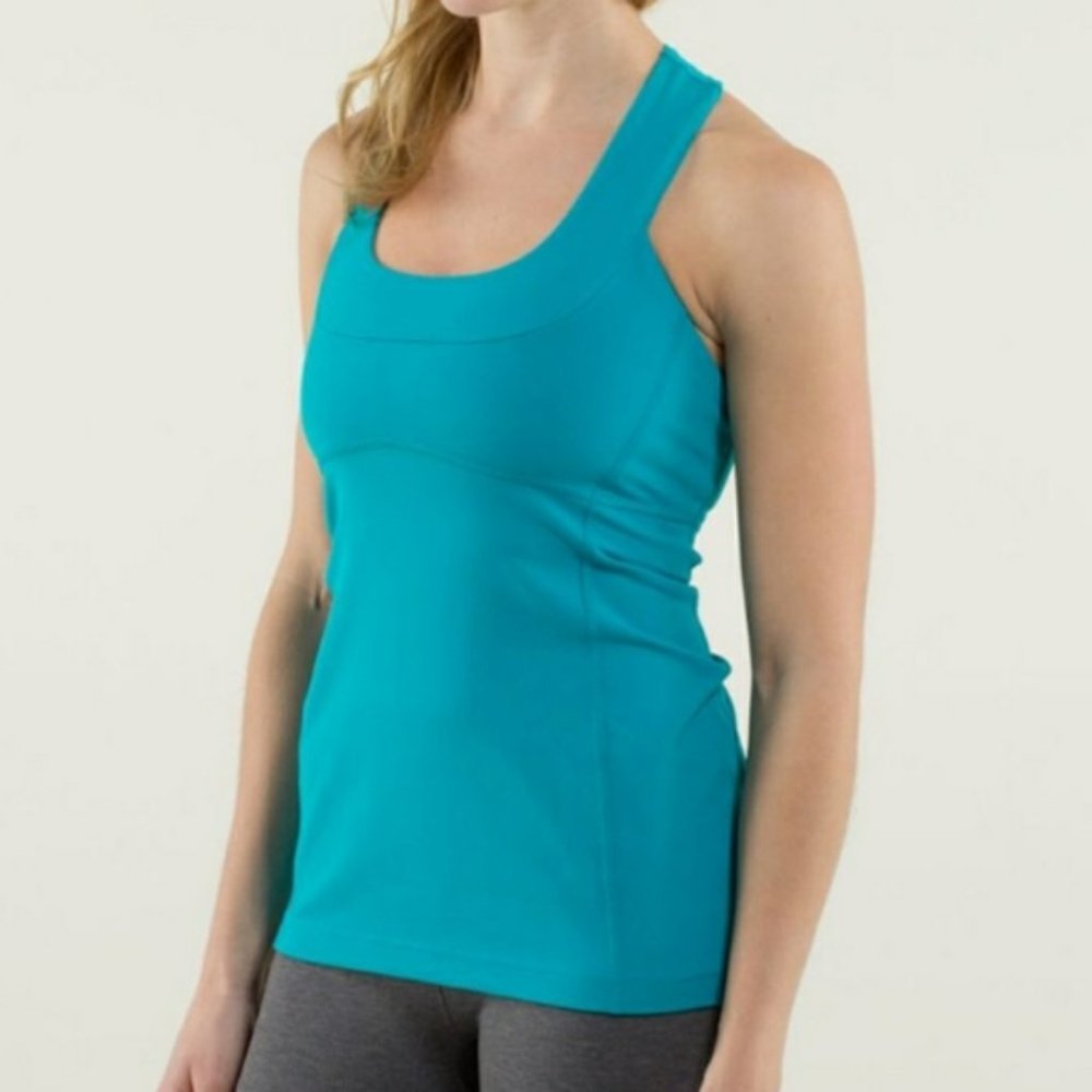 Lululemon Scoop Neck Tank in Surge